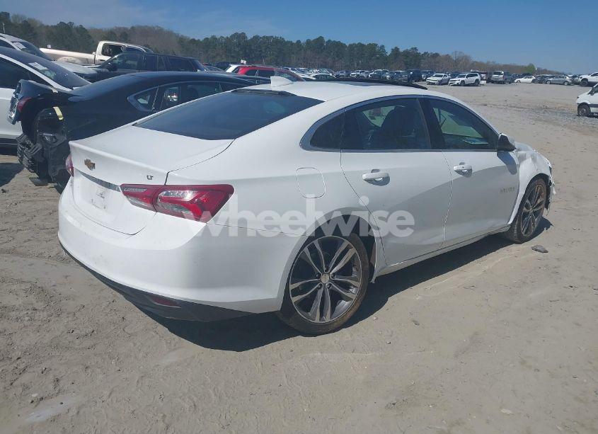 Photo 4 of 2021 Chevrolet Malibu FWD LT (VIN 1G1ZD5ST4MF050329)