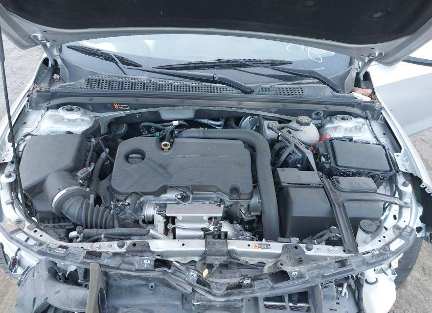 Photo 10 of 2021 Chevrolet Malibu FWD LT (VIN 1G1ZD5ST4MF072380)