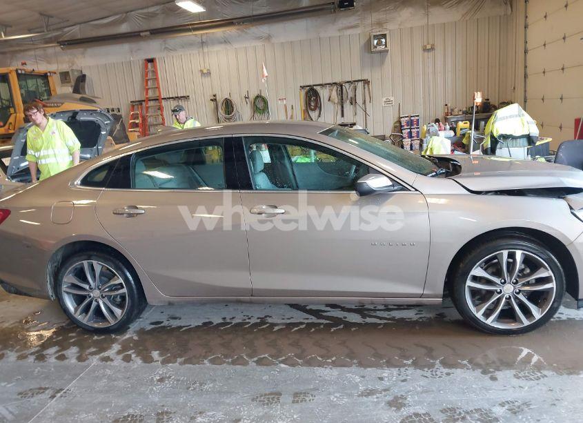 Photo 13 of 2022 Chevrolet Malibu FWD LT (VIN 1G1ZD5ST4NF109252)