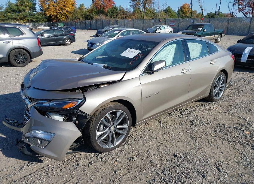 Photo 2 of 2022 Chevrolet Malibu FWD LT (VIN 1G1ZD5ST4NF110465)