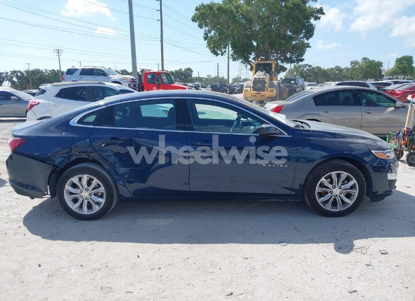 Photo 13 of 2022 Chevrolet Malibu FWD LT (VIN 1G1ZD5ST4NF111809)