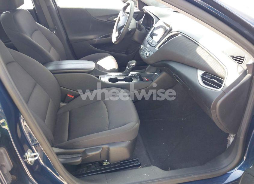 Photo 5 of 2022 Chevrolet Malibu FWD LT (VIN 1G1ZD5ST4NF111809)