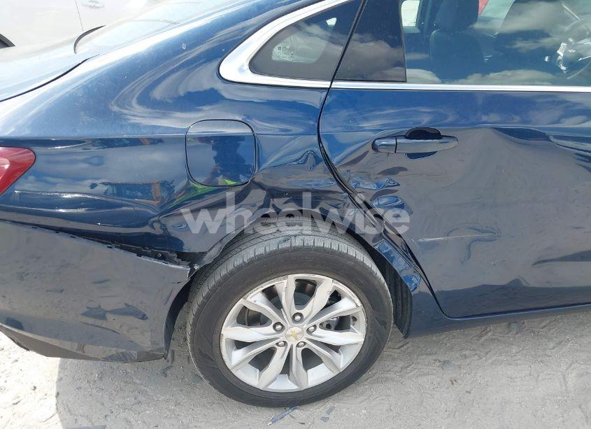 Photo 6 of 2022 Chevrolet Malibu FWD LT (VIN 1G1ZD5ST4NF111809)