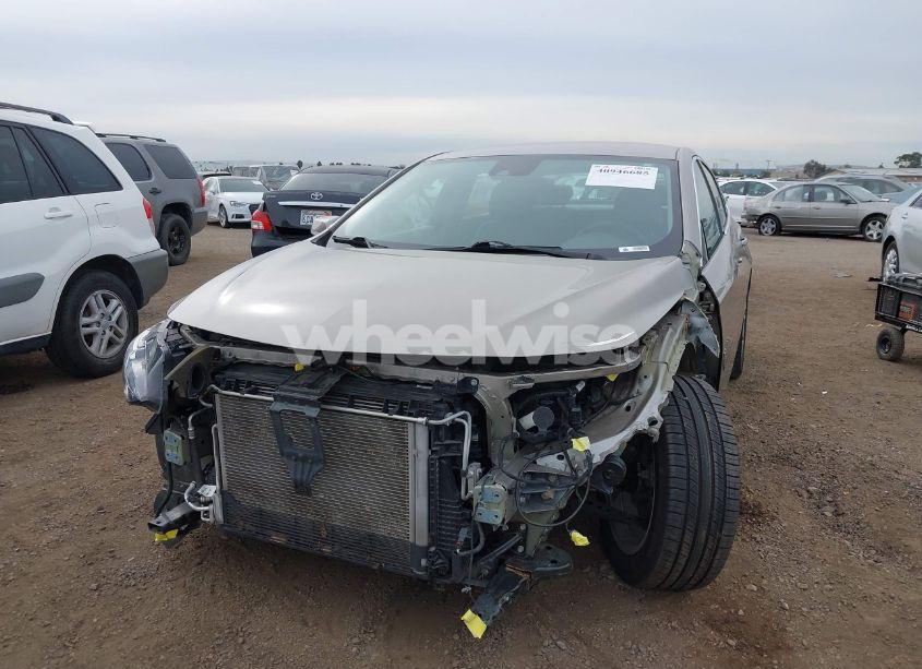 Photo 6 of 2022 Chevrolet Malibu FWD LT (VIN 1G1ZD5ST4NF113091)
