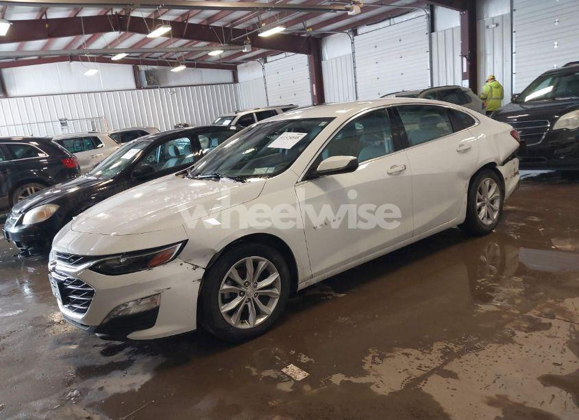 Photo 2 of 2022 Chevrolet Malibu FWD LT (VIN 1G1ZD5ST4NF127962)