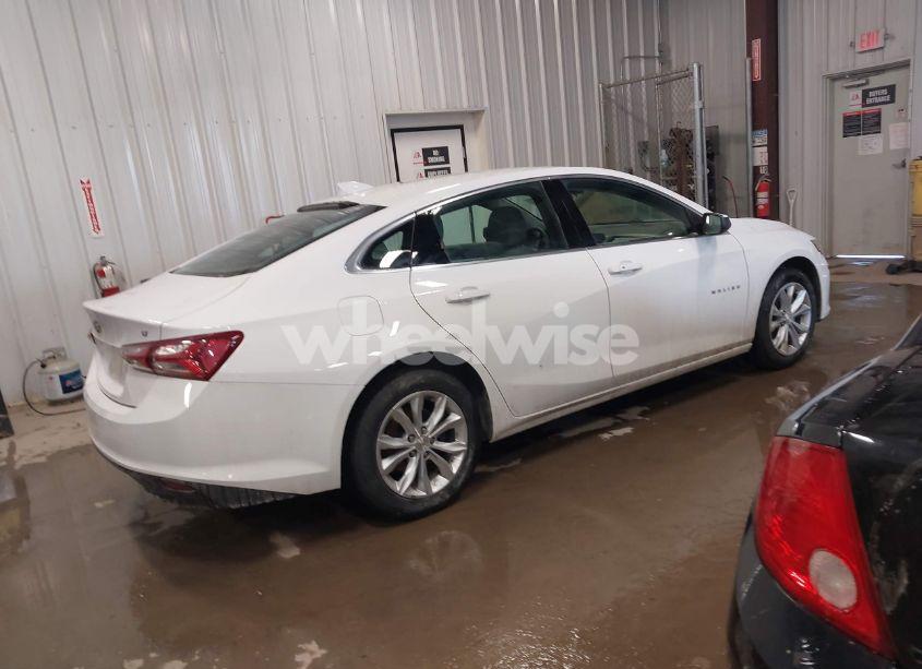 Photo 4 of 2022 Chevrolet Malibu FWD LT (VIN 1G1ZD5ST4NF127962)