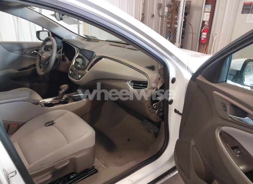 Photo 5 of 2022 Chevrolet Malibu FWD LT (VIN 1G1ZD5ST4NF127962)