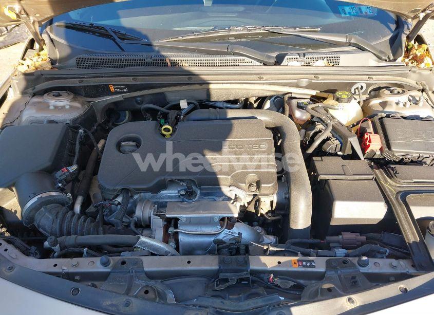 Photo 10 of 2022 Chevrolet Malibu FWD LT (VIN 1G1ZD5ST4NF131171)