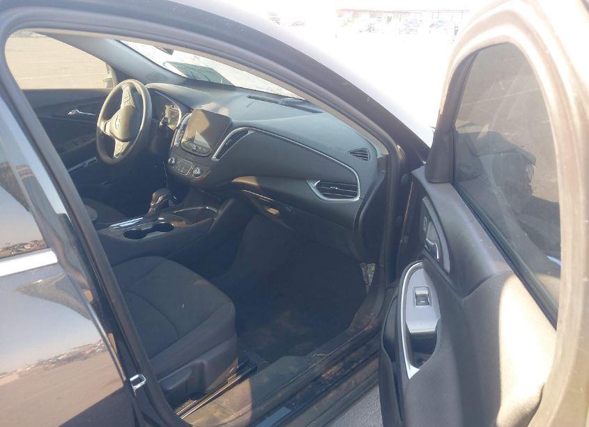 Photo 5 of 2022 Chevrolet Malibu FWD LT (VIN 1G1ZD5ST4NF131249)