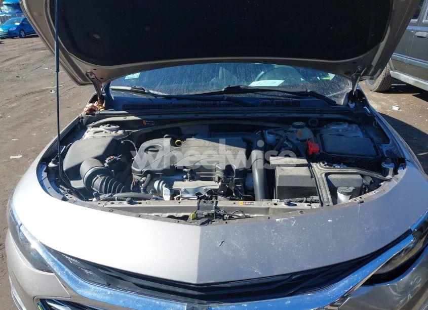 Photo 10 of 2022 Chevrolet Malibu FWD LT (VIN 1G1ZD5ST4NF131610)