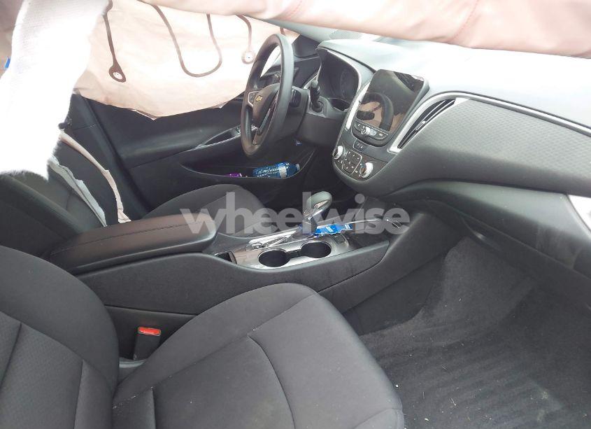 Photo 5 of 2022 Chevrolet Malibu FWD LT (VIN 1G1ZD5ST4NF132577)