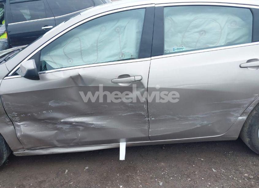 Photo 6 of 2022 Chevrolet Malibu FWD LT (VIN 1G1ZD5ST4NF132577)