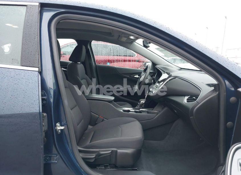 Photo 5 of 2022 Chevrolet Malibu FWD LT (VIN 1G1ZD5ST4NF172402)