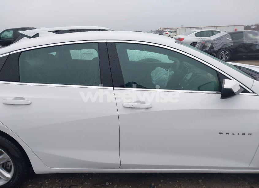 Photo 13 of 2022 Chevrolet Malibu FWD LT (VIN 1G1ZD5ST4NF184386)