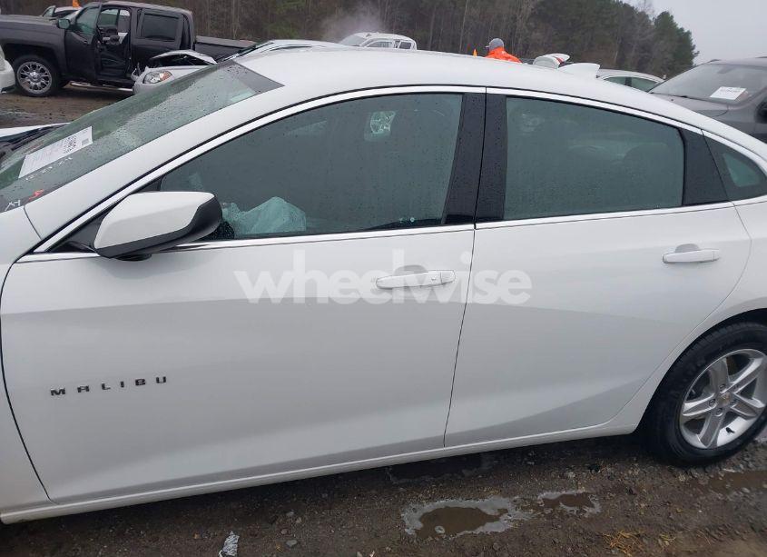 Photo 14 of 2022 Chevrolet Malibu FWD LT (VIN 1G1ZD5ST4NF184386)