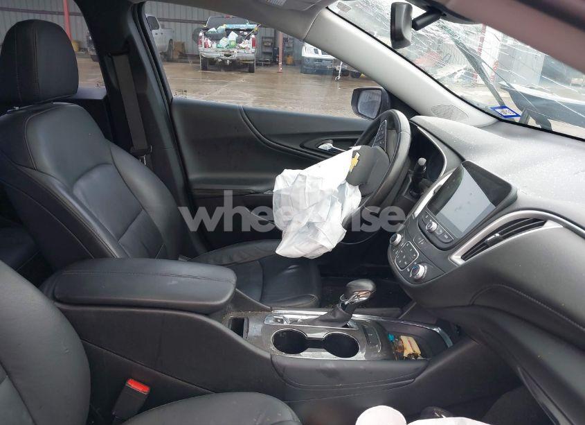 Photo 5 of 2022 Chevrolet Malibu FWD LT (VIN 1G1ZD5ST4NF202322)