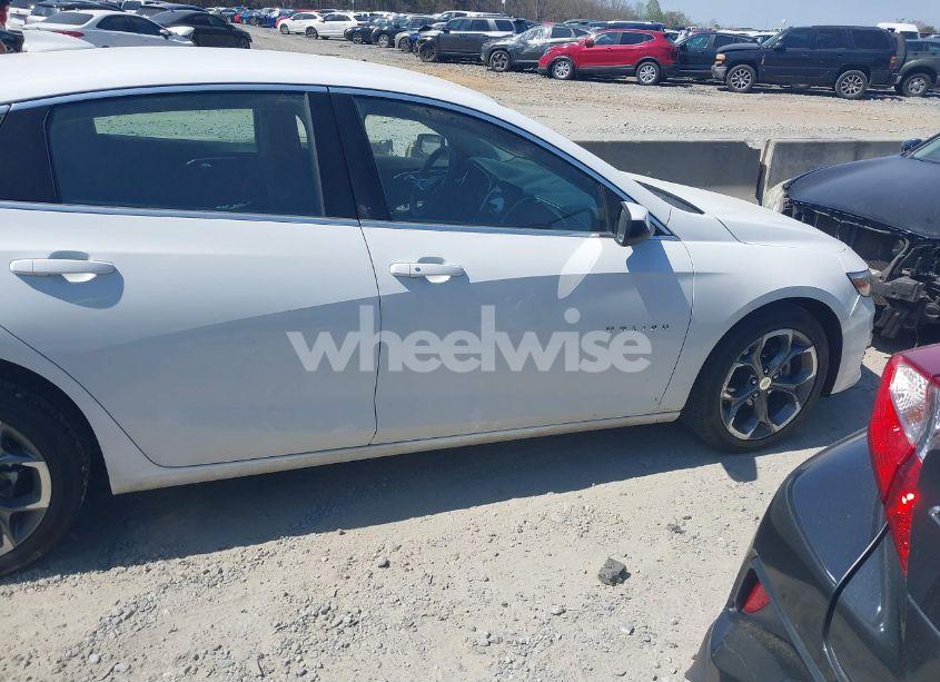 Photo 13 of 2023 Chevrolet Malibu FWD 1LT (VIN 1G1ZD5ST4PF130377)