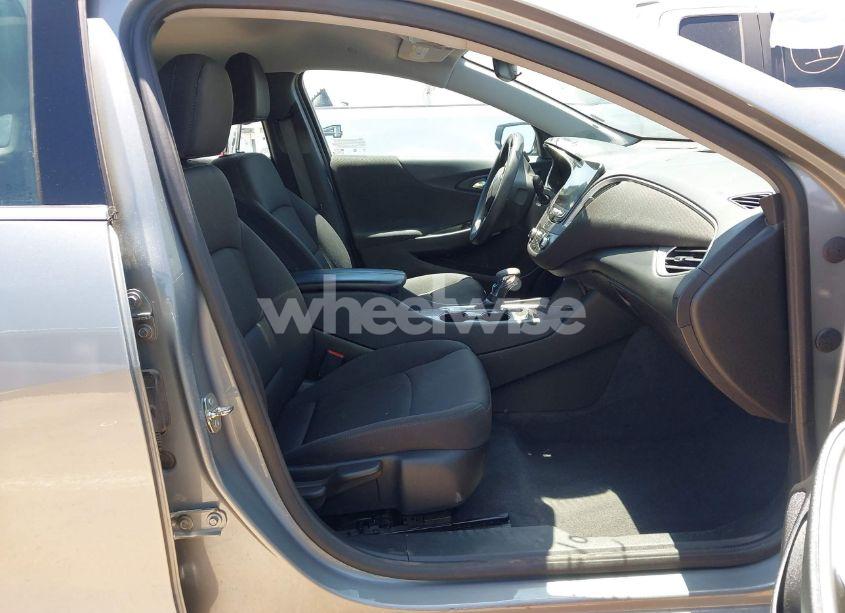 Photo 5 of 2023 Chevrolet Malibu FWD 1LT (VIN 1G1ZD5ST4PF163153)