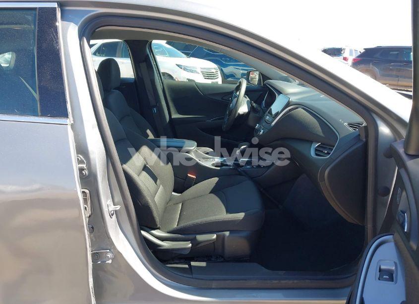 Photo 5 of 2024 Chevrolet Malibu FWD 1LT (VIN 1G1ZD5ST4RF104705)