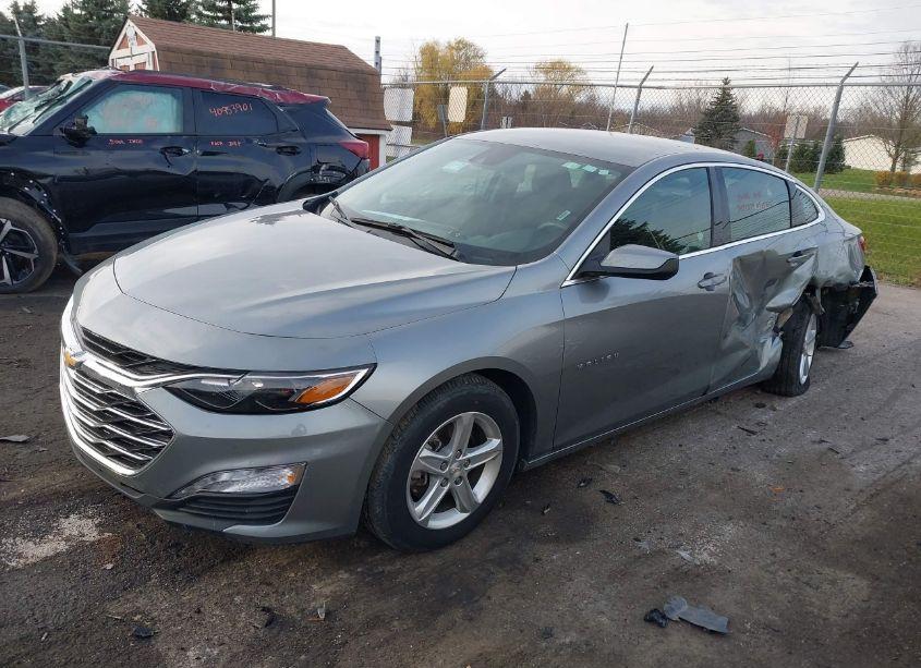 Photo 2 of 2024 Chevrolet Malibu FWD 1LT (VIN 1G1ZD5ST4RF115235)
