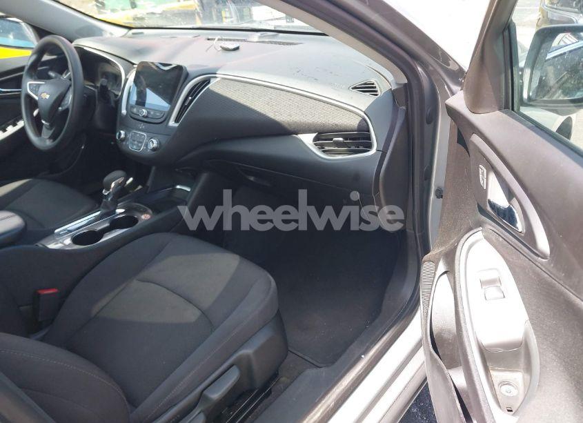 Photo 5 of 2024 Chevrolet Malibu FWD 1LT (VIN 1G1ZD5ST4RF152771)