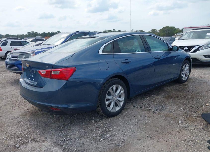 Photo 4 of 2024 Chevrolet Malibu FWD 1LT (VIN 1G1ZD5ST4RF243331)