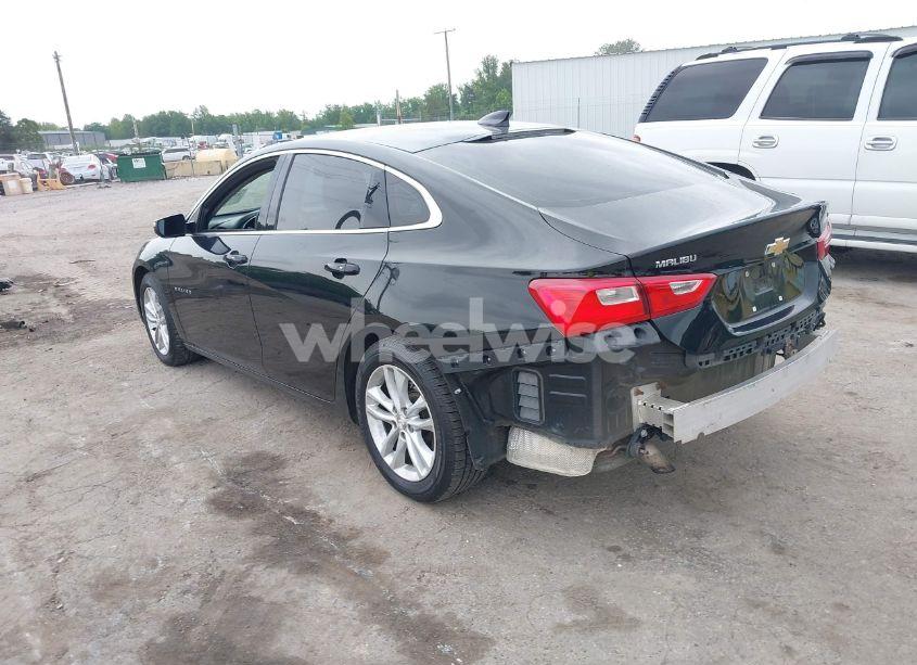 Photo 3 of 2018 Chevrolet Malibu LT (VIN 1G1ZD5ST5JF104698)