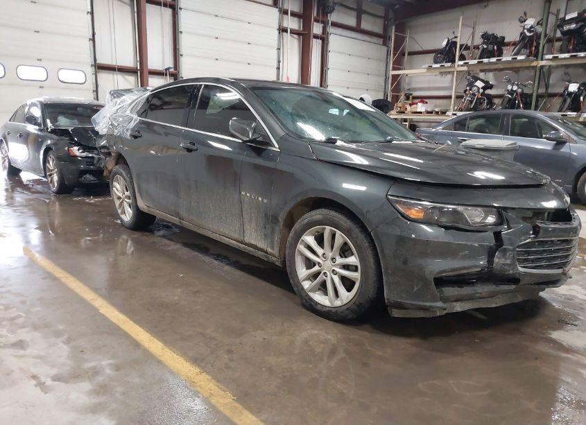 2018 Chevrolet Malibu LT (VIN 1G1ZD5ST5JF105754) main photo