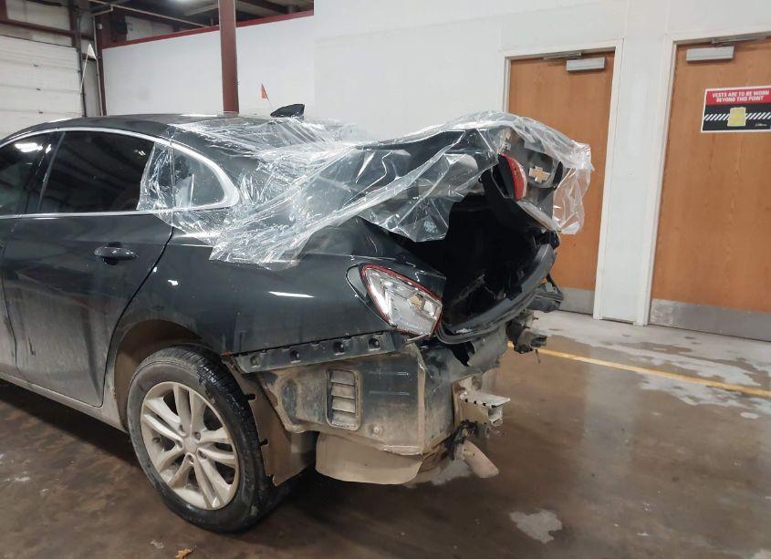 Photo 6 of 2018 Chevrolet Malibu LT (VIN 1G1ZD5ST5JF105754)