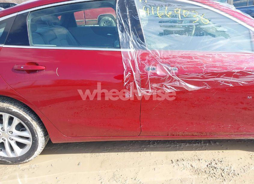 Photo 14 of 2018 Chevrolet Malibu LT (VIN 1G1ZD5ST5JF105978)