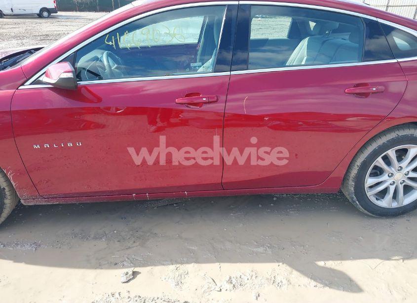 Photo 15 of 2018 Chevrolet Malibu LT (VIN 1G1ZD5ST5JF105978)