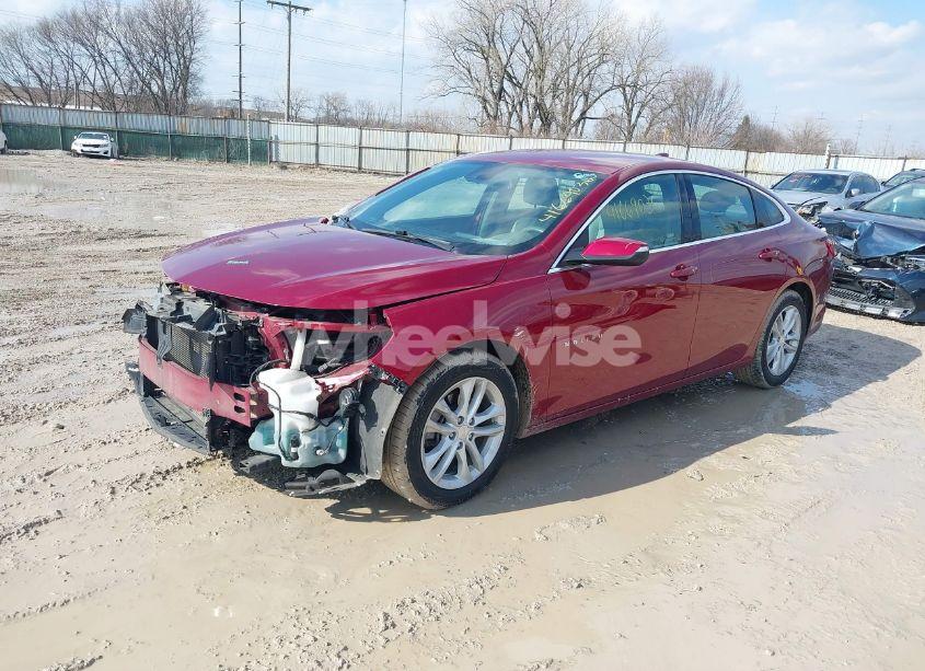 Photo 2 of 2018 Chevrolet Malibu LT (VIN 1G1ZD5ST5JF105978)