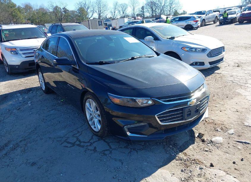2018 Chevrolet Malibu LT (VIN 1G1ZD5ST5JF123087) main photo