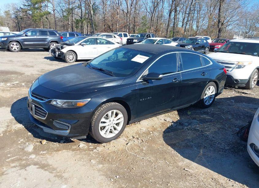 Photo 2 of 2018 Chevrolet Malibu LT (VIN 1G1ZD5ST5JF123087)
