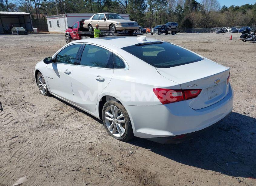 Photo 3 of 2018 Chevrolet Malibu LT (VIN 1G1ZD5ST5JF125017)