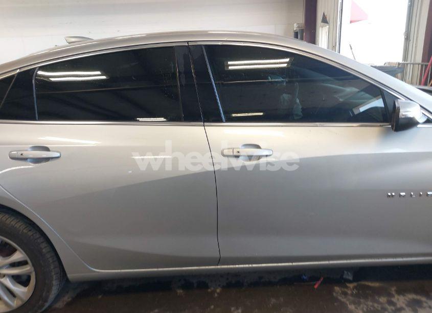 Photo 14 of 2018 Chevrolet Malibu LT (VIN 1G1ZD5ST5JF128841)