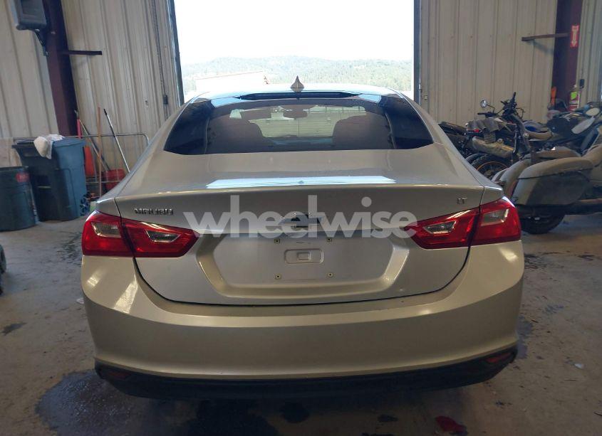 Photo 17 of 2018 Chevrolet Malibu LT (VIN 1G1ZD5ST5JF128841)