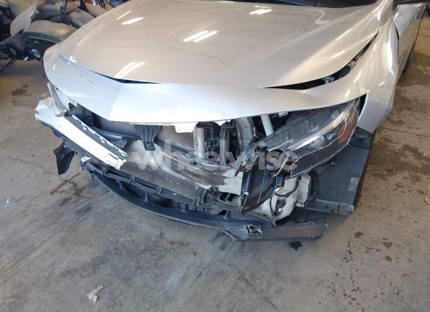 Photo 6 of 2018 Chevrolet Malibu LT (VIN 1G1ZD5ST5JF128841)