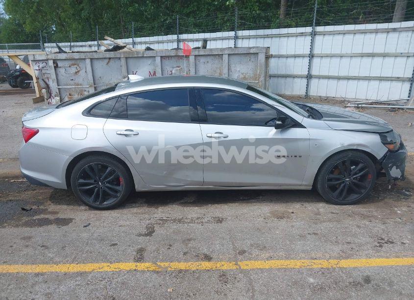 Photo 13 of 2018 Chevrolet Malibu LT (VIN 1G1ZD5ST5JF129147)