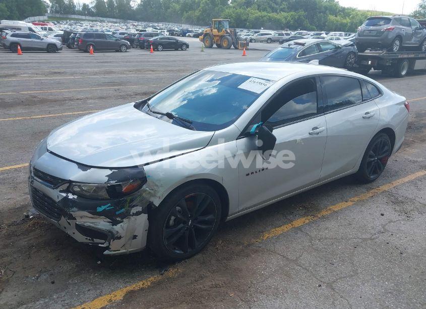 Photo 2 of 2018 Chevrolet Malibu LT (VIN 1G1ZD5ST5JF129147)