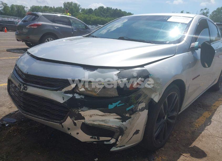 Photo 6 of 2018 Chevrolet Malibu LT (VIN 1G1ZD5ST5JF129147)