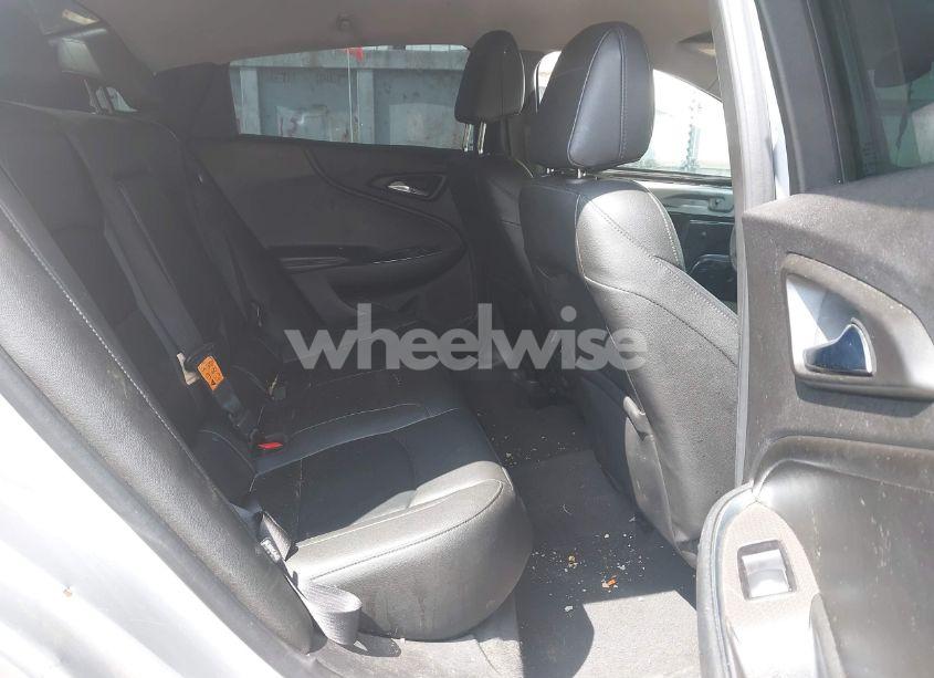 Photo 8 of 2018 Chevrolet Malibu LT (VIN 1G1ZD5ST5JF129147)