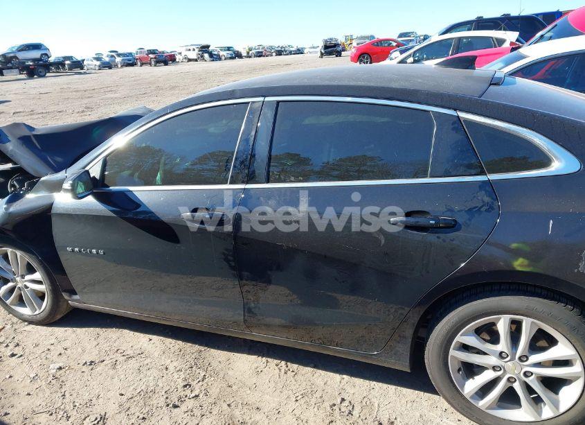 Photo 14 of 2018 Chevrolet Malibu LT (VIN 1G1ZD5ST5JF142657)