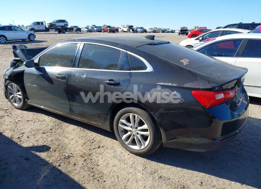 Photo 3 of 2018 Chevrolet Malibu LT (VIN 1G1ZD5ST5JF142657)