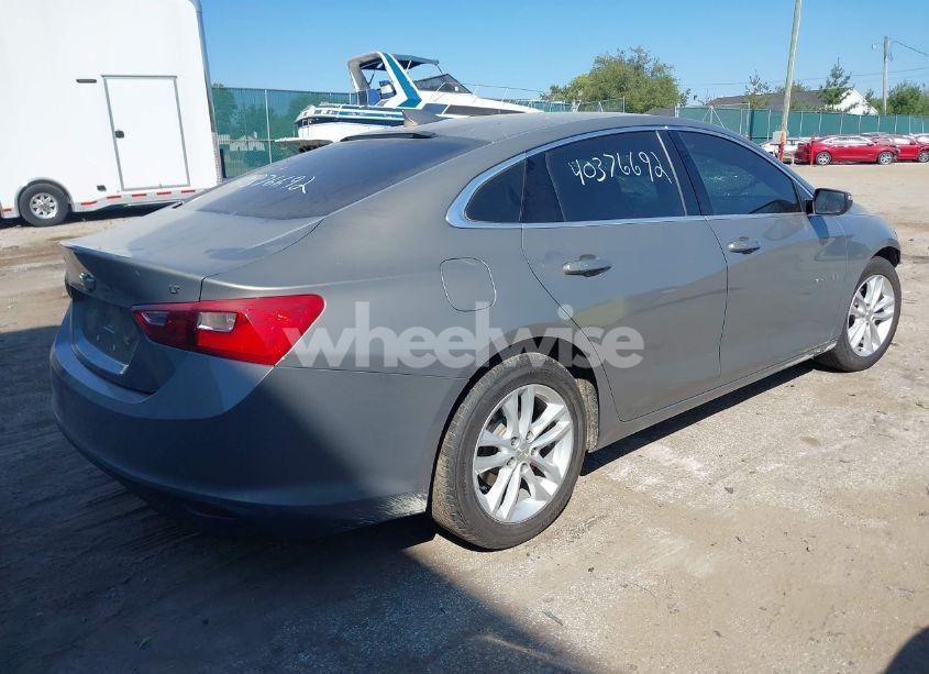 Photo 4 of 2018 Chevrolet Malibu LT (VIN 1G1ZD5ST5JF146885)