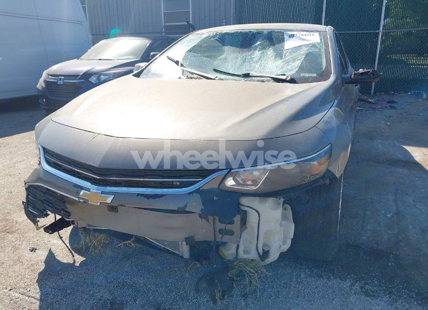Photo 6 of 2018 Chevrolet Malibu LT (VIN 1G1ZD5ST5JF146885)
