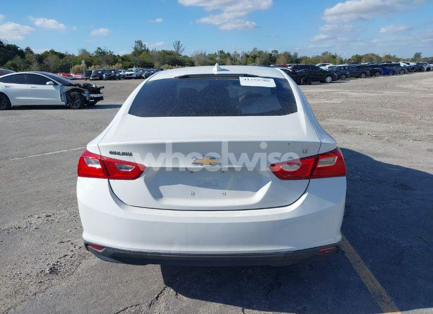 Photo 16 of 2018 Chevrolet Malibu LT (VIN 1G1ZD5ST5JF148300)
