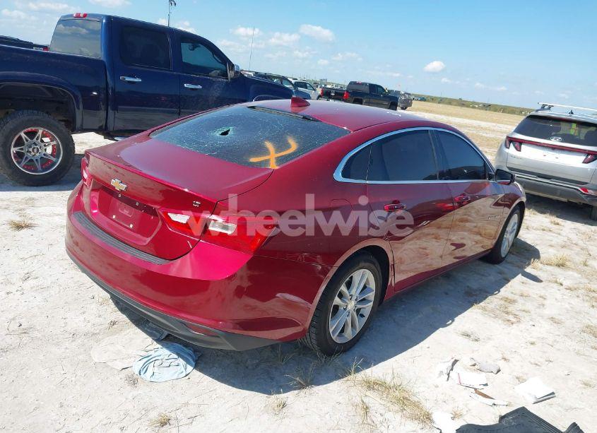 Photo 4 of 2018 Chevrolet Malibu LT (VIN 1G1ZD5ST5JF217955)