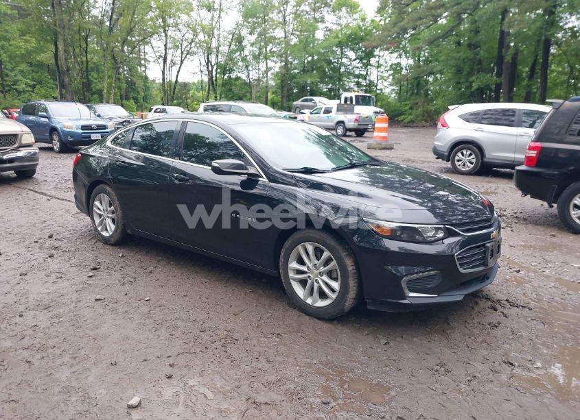 2018 Chevrolet Malibu LT (VIN 1G1ZD5ST5JF220015) main photo