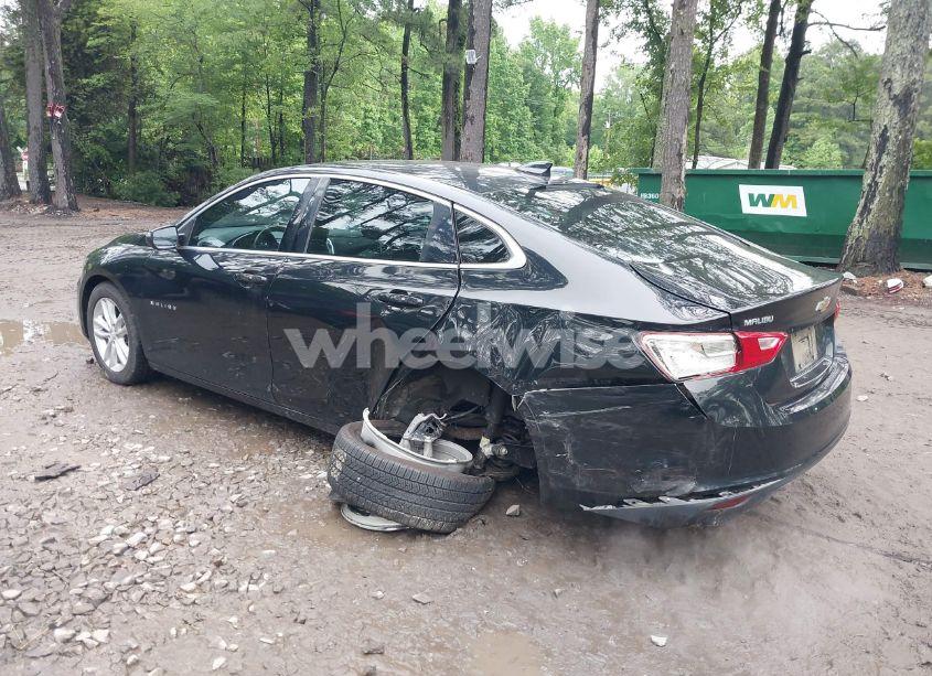 Photo 3 of 2018 Chevrolet Malibu LT (VIN 1G1ZD5ST5JF220015)